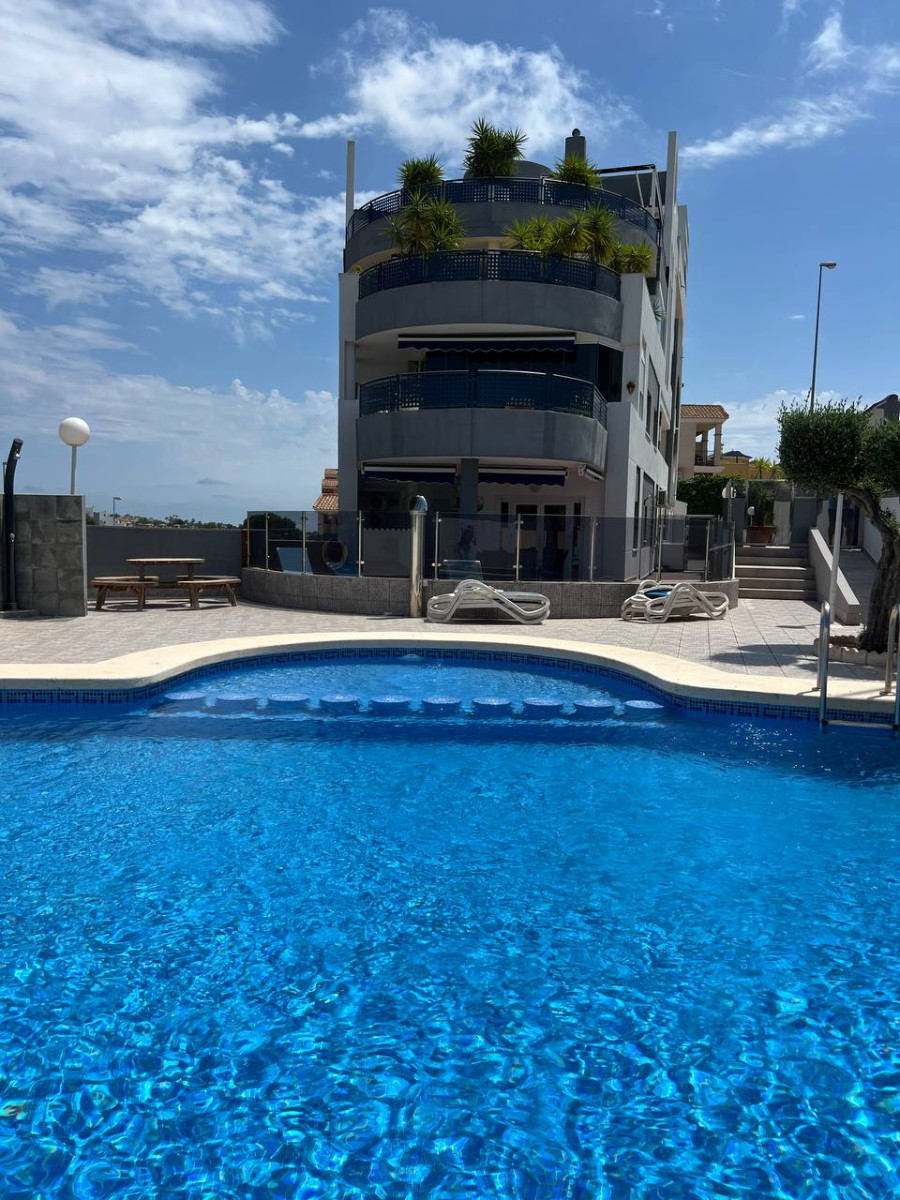 Apartment in Playas de Orihuela - view 1