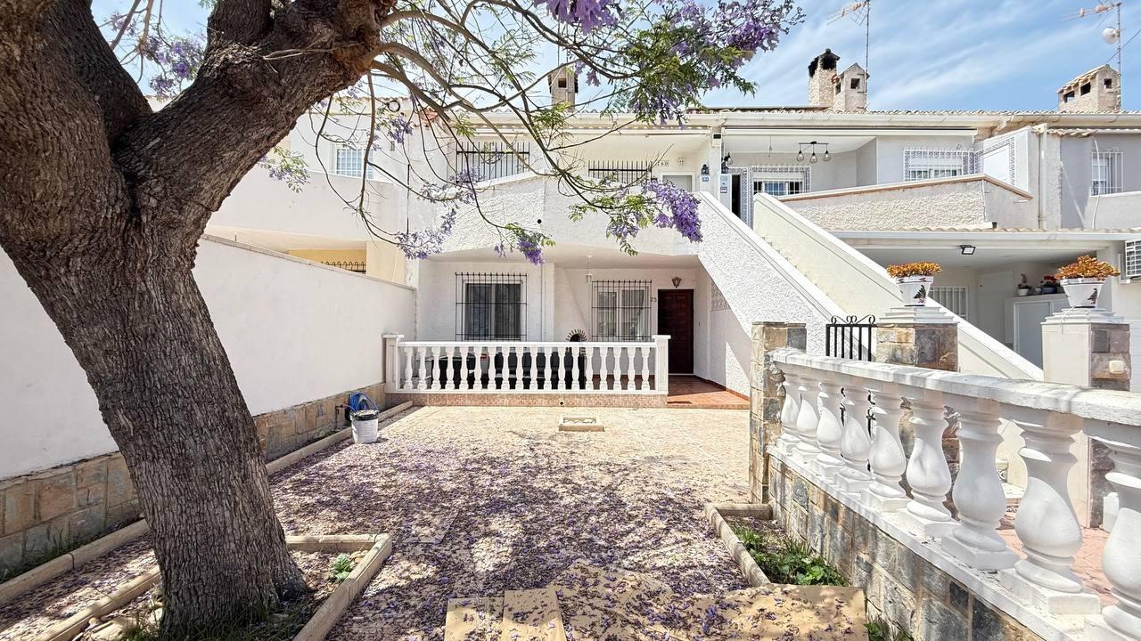 Apartment in Urbanizacion los Balcones - view 1