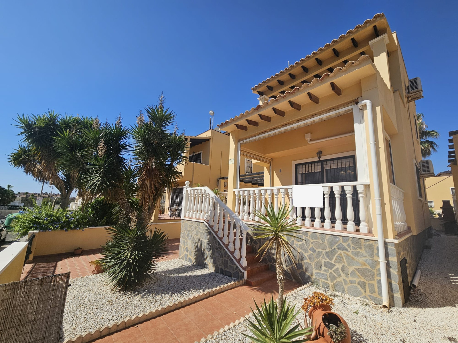 Villa in Alicante - view 1