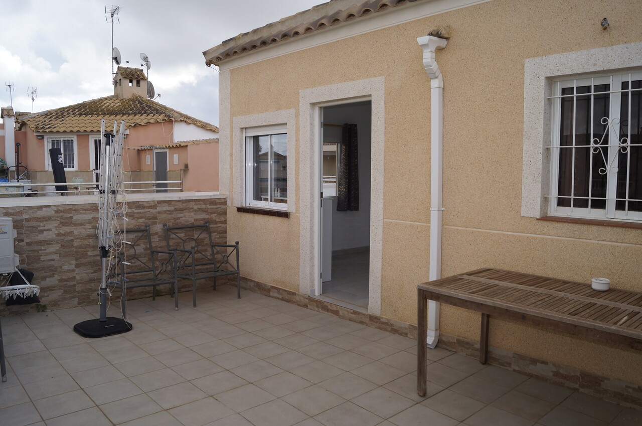 House in Alicante - view 1