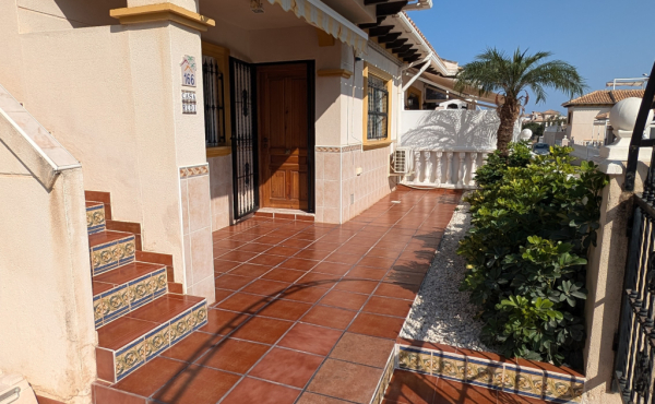 House in Urbanizacion los Balcones - view 1