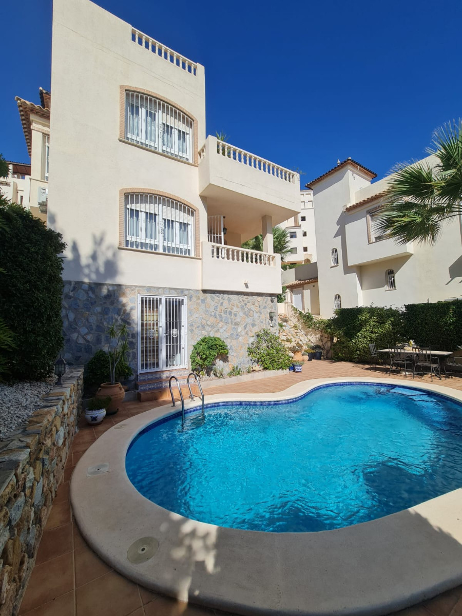 Villa in La Zenia - view 1