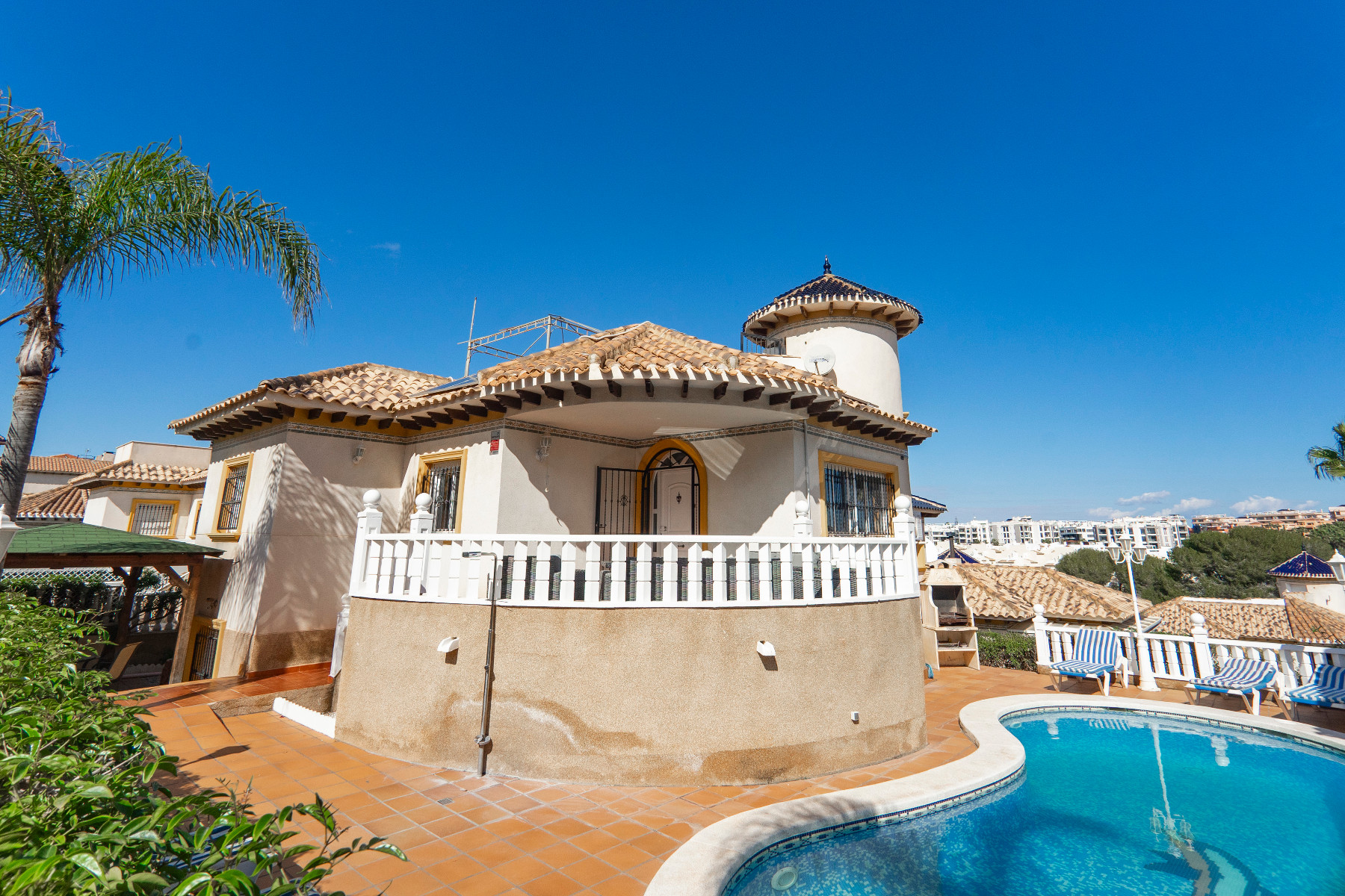 Villa in San Miguel de Salinas - view 1