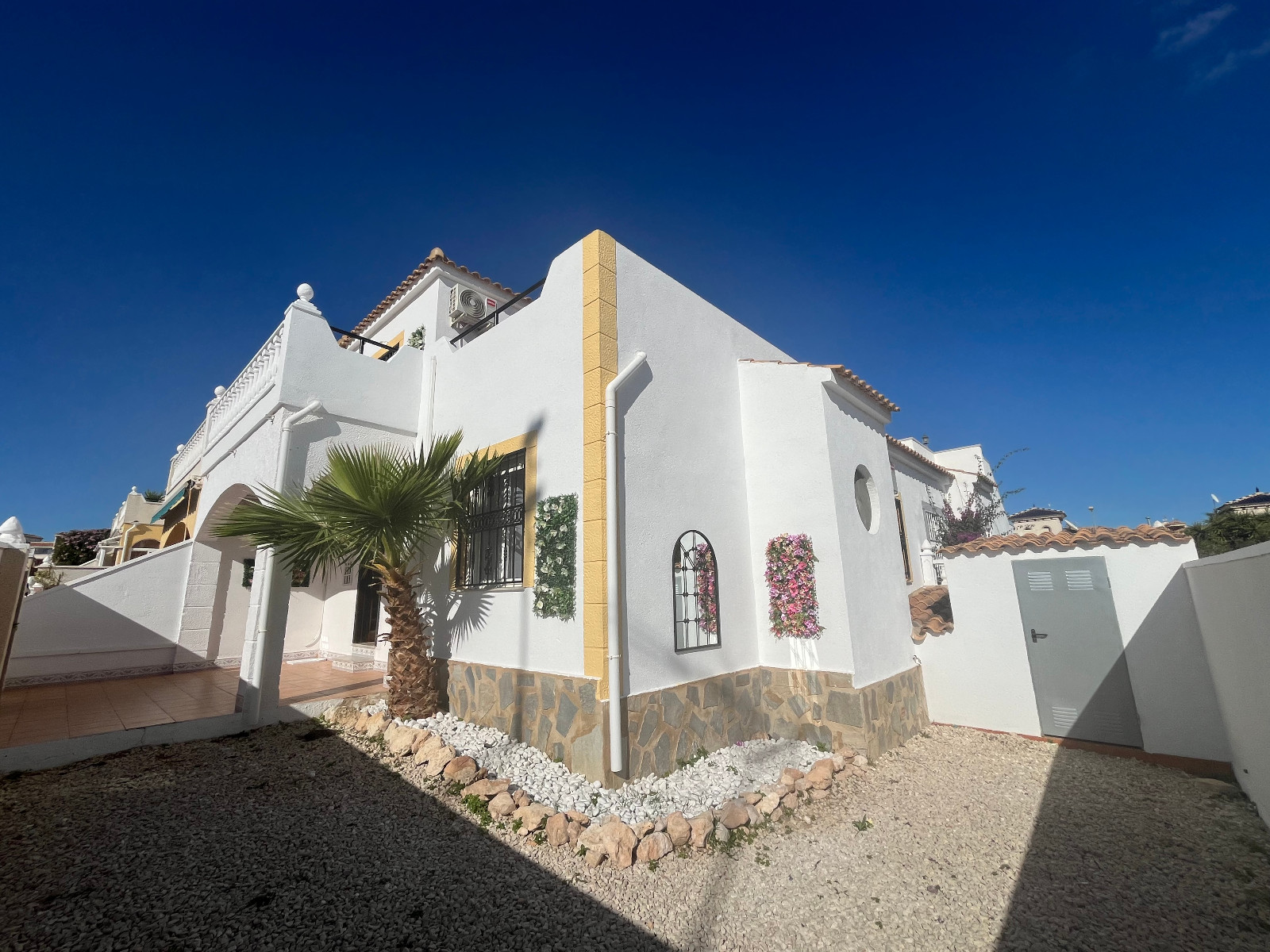 Villa in Playa Flamenca - view 1