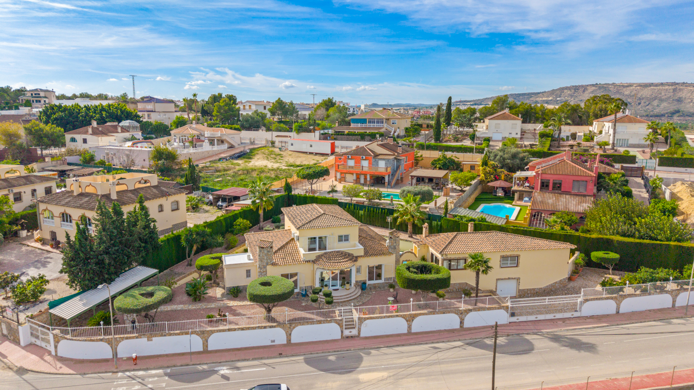 Villa in Algorfa - view 1