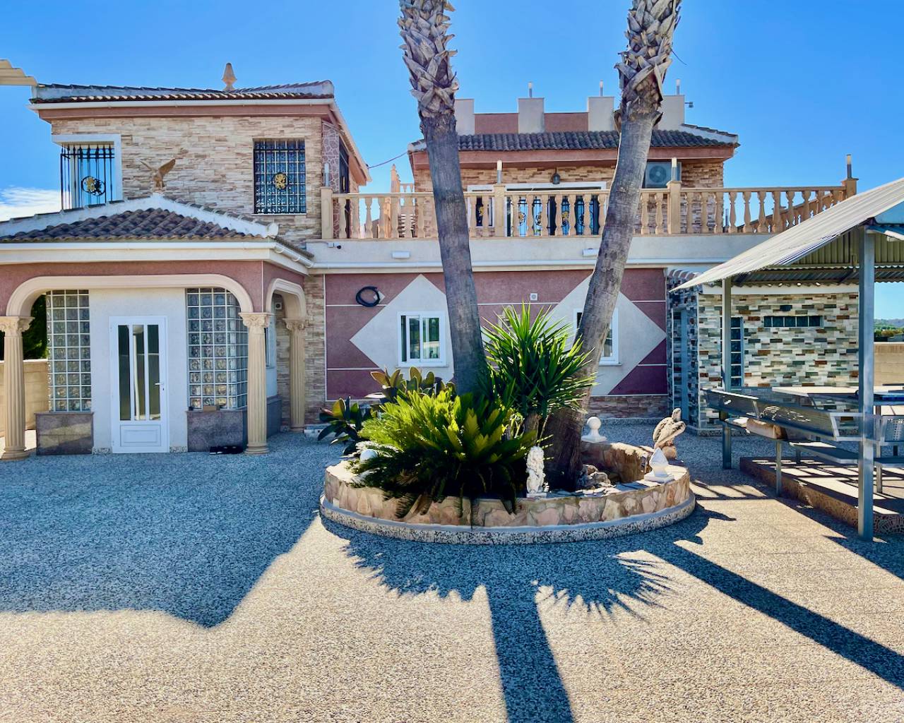 House in Alicante - view 1