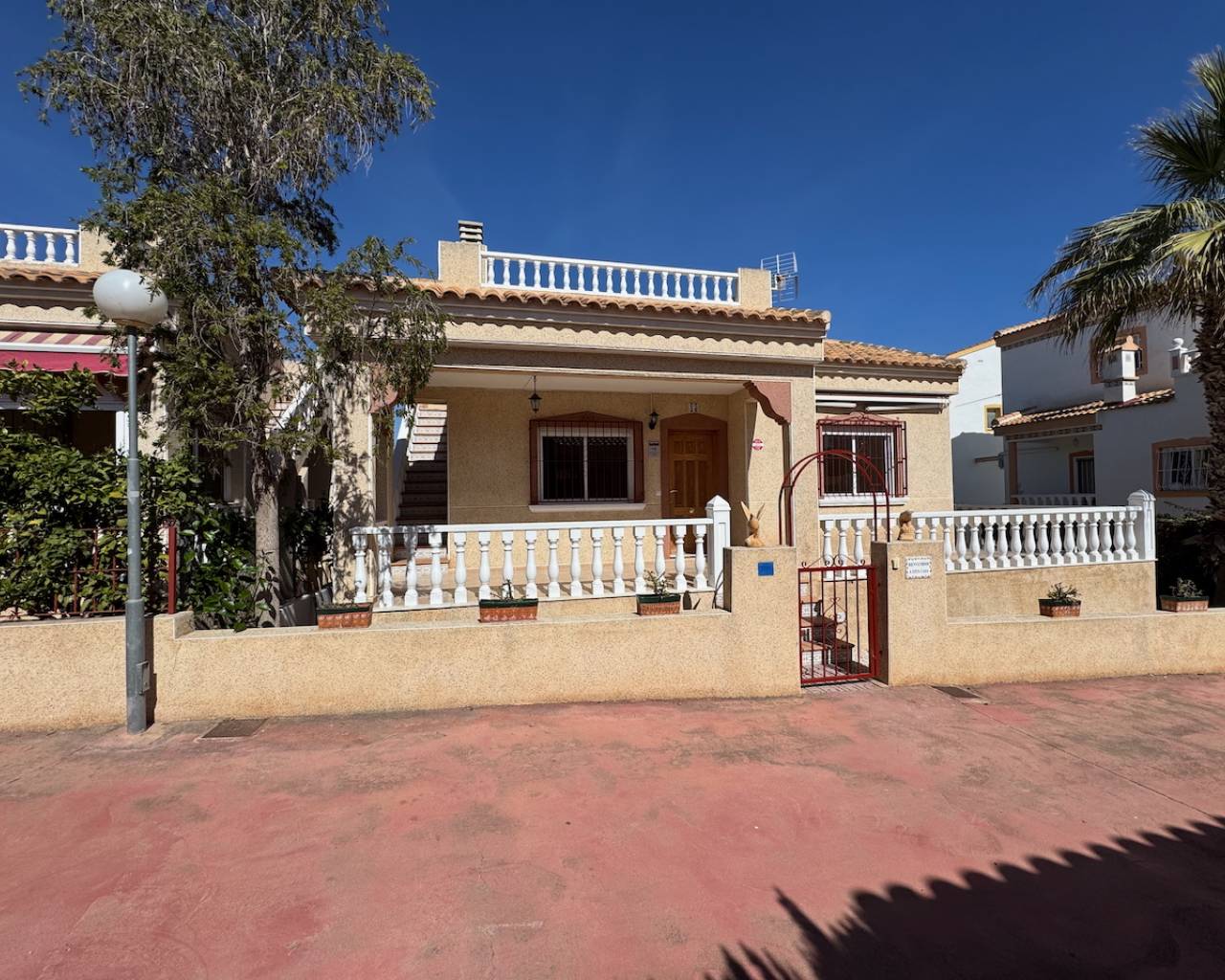 House in Alicante - view 1