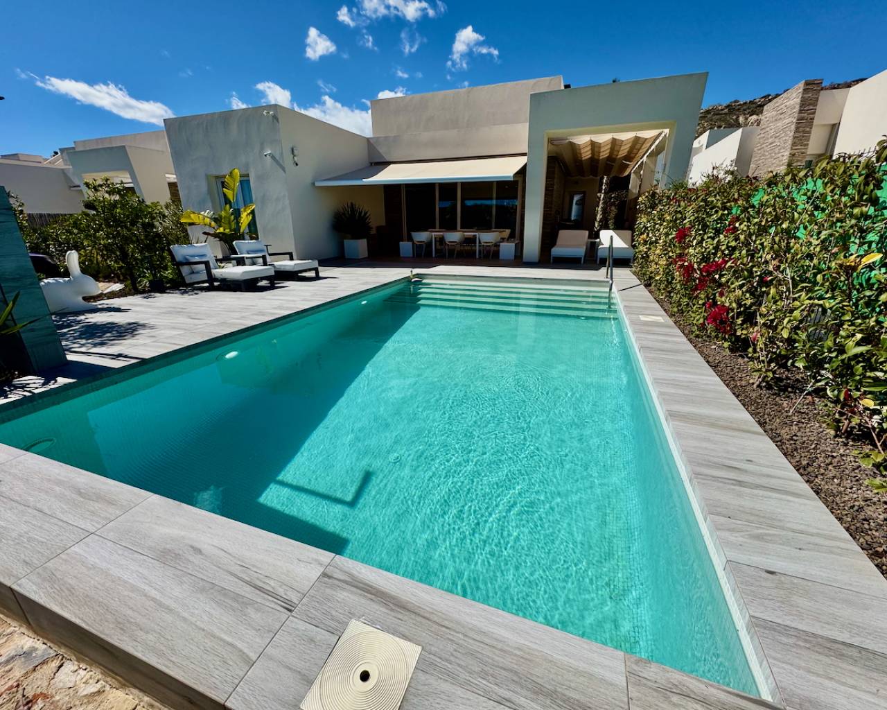 Villa in Alicante - view 1