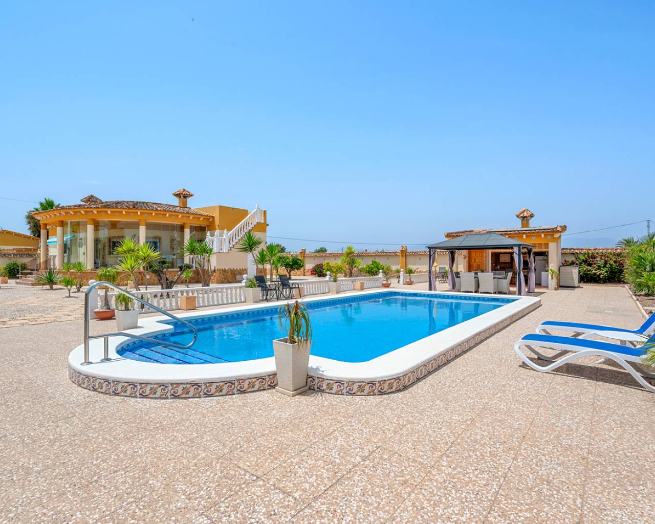 House in Alicante - view 1