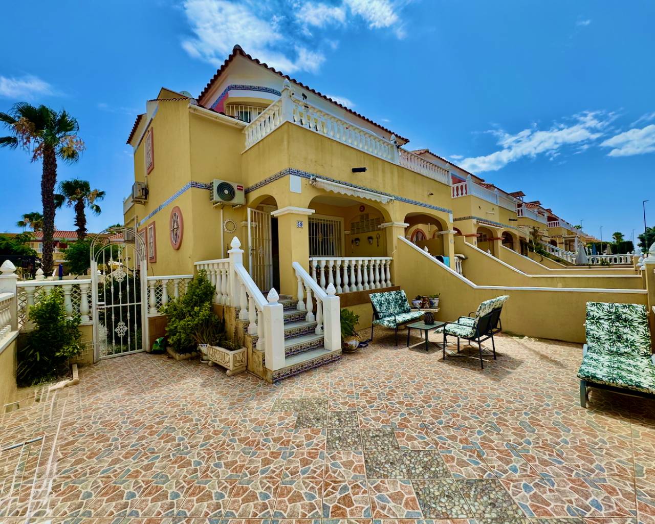 Villa in Alicante - view 1