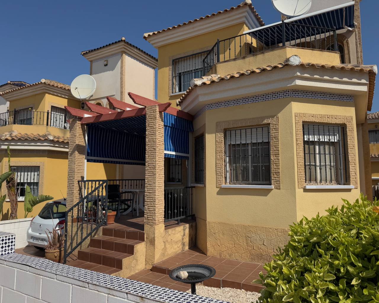 Villa in Alicante - view 1