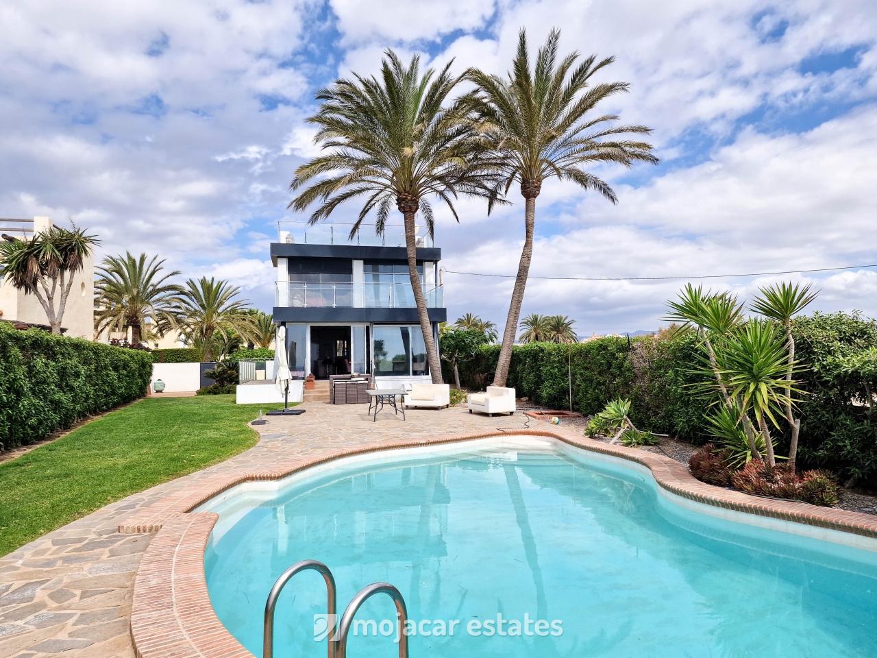 Villa in Almeria - view 1