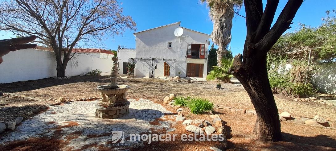 Villa in Los Gallardos - view 1