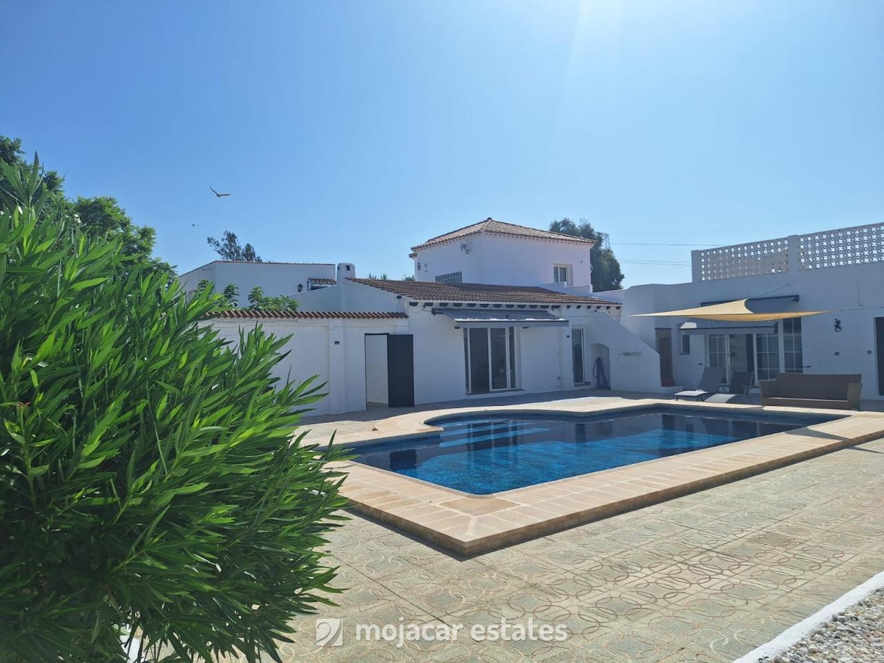 Villa in Almeria - view 1