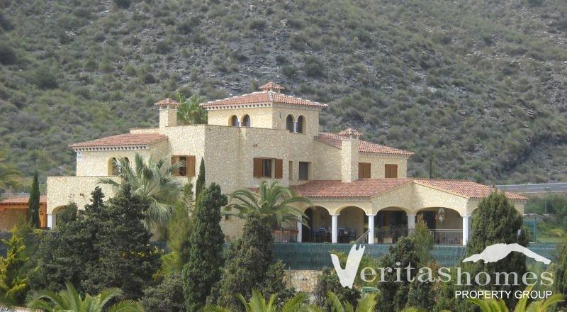 Villa in Cala Panizo - view 1