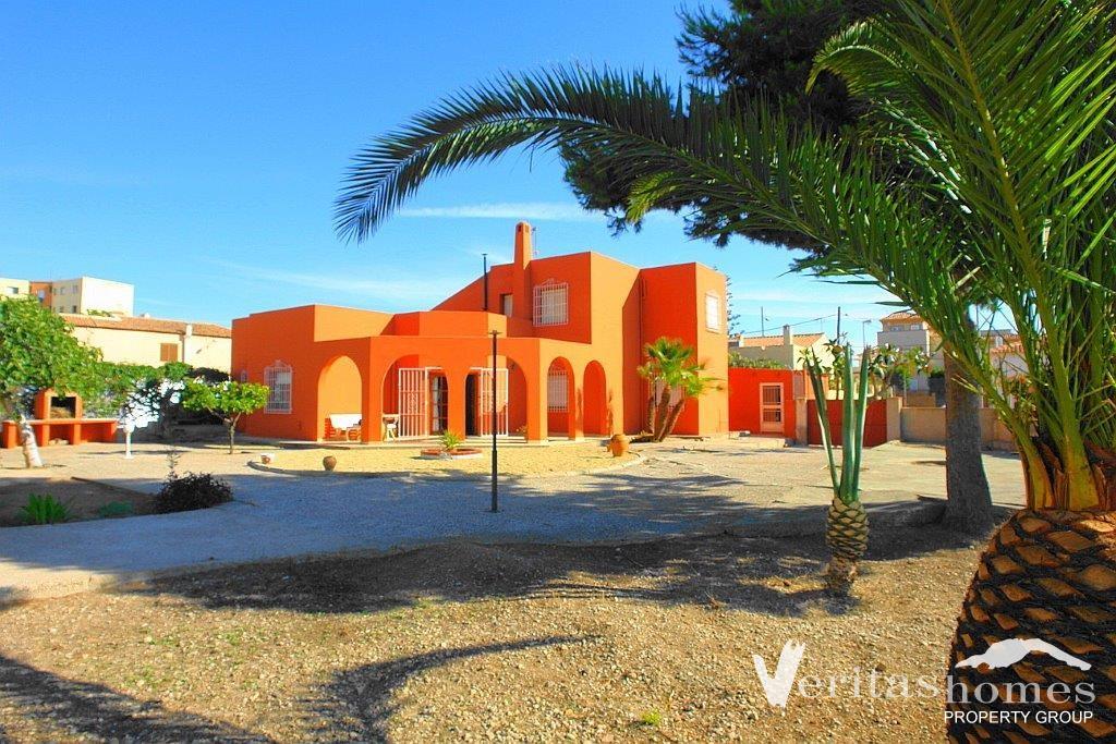 Villa in Vera - view 1