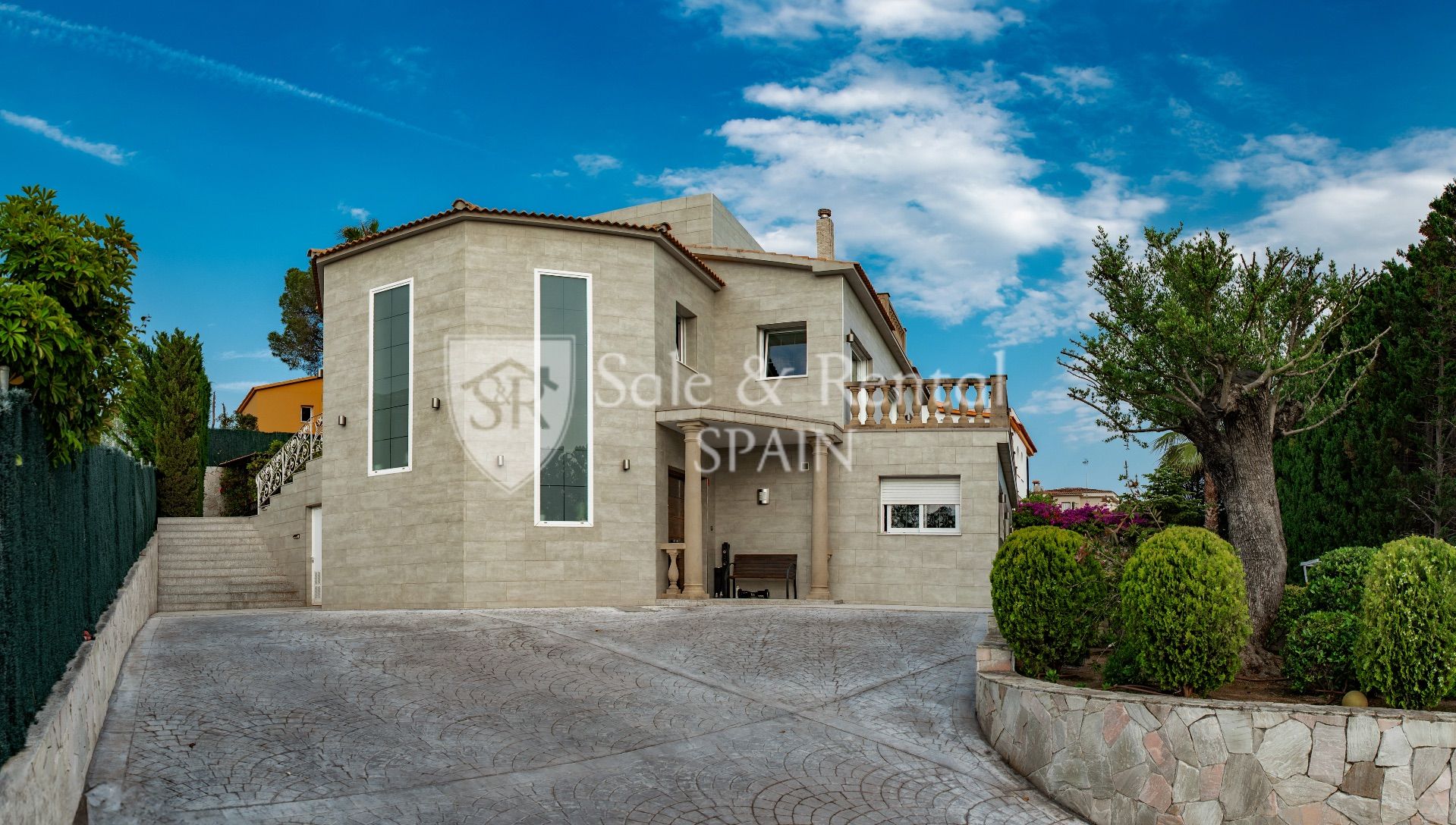 House in Girona - view 1