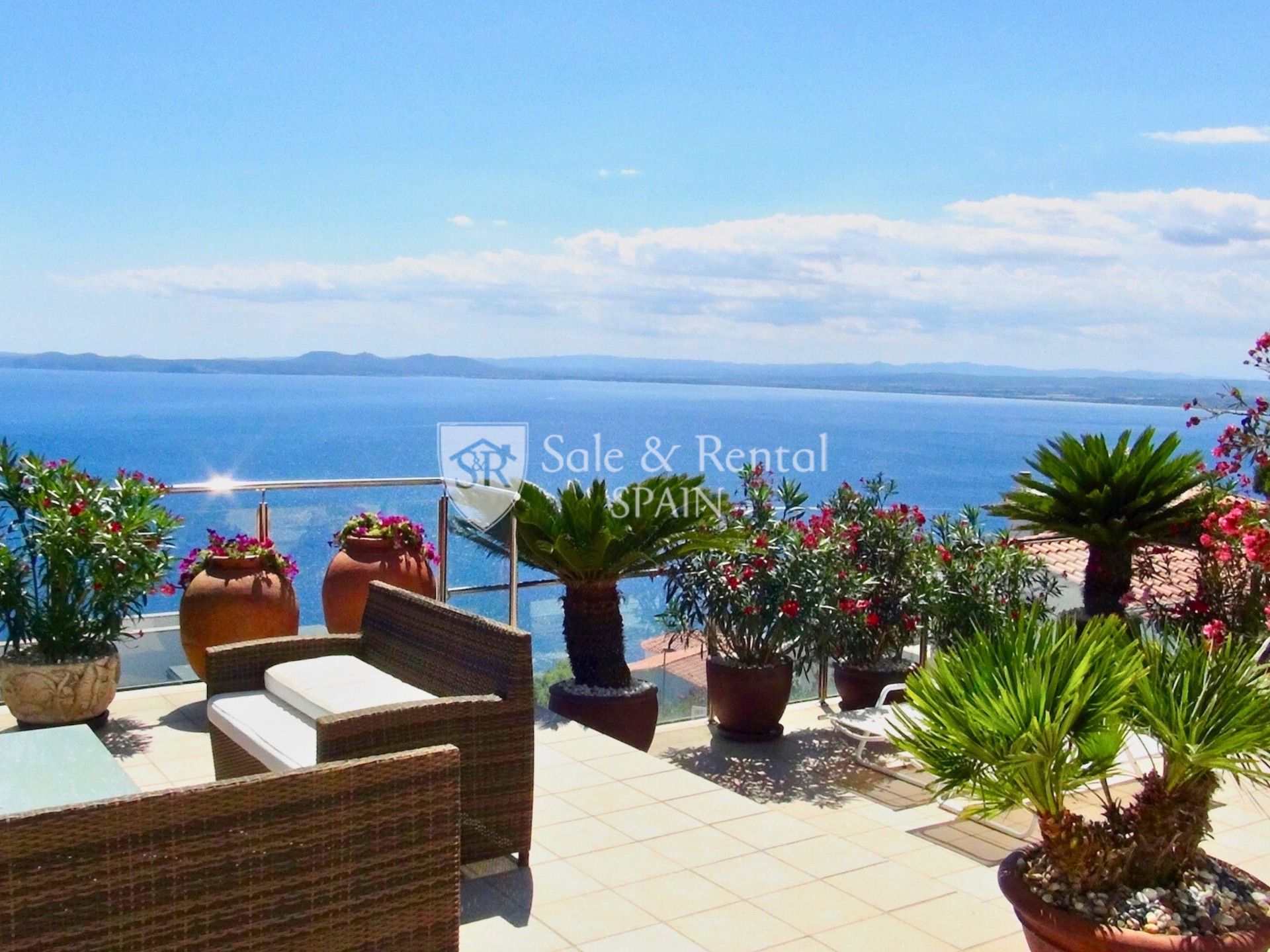 House in Los Roses - view 1