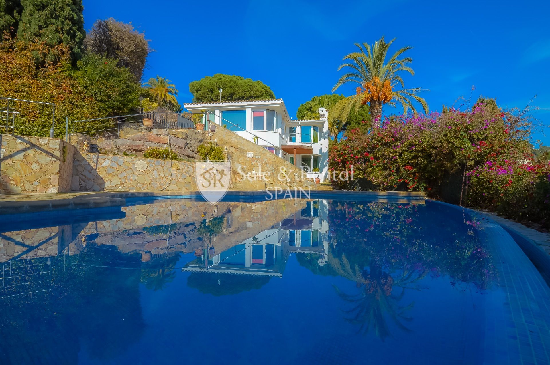 House in Girona - view 1
