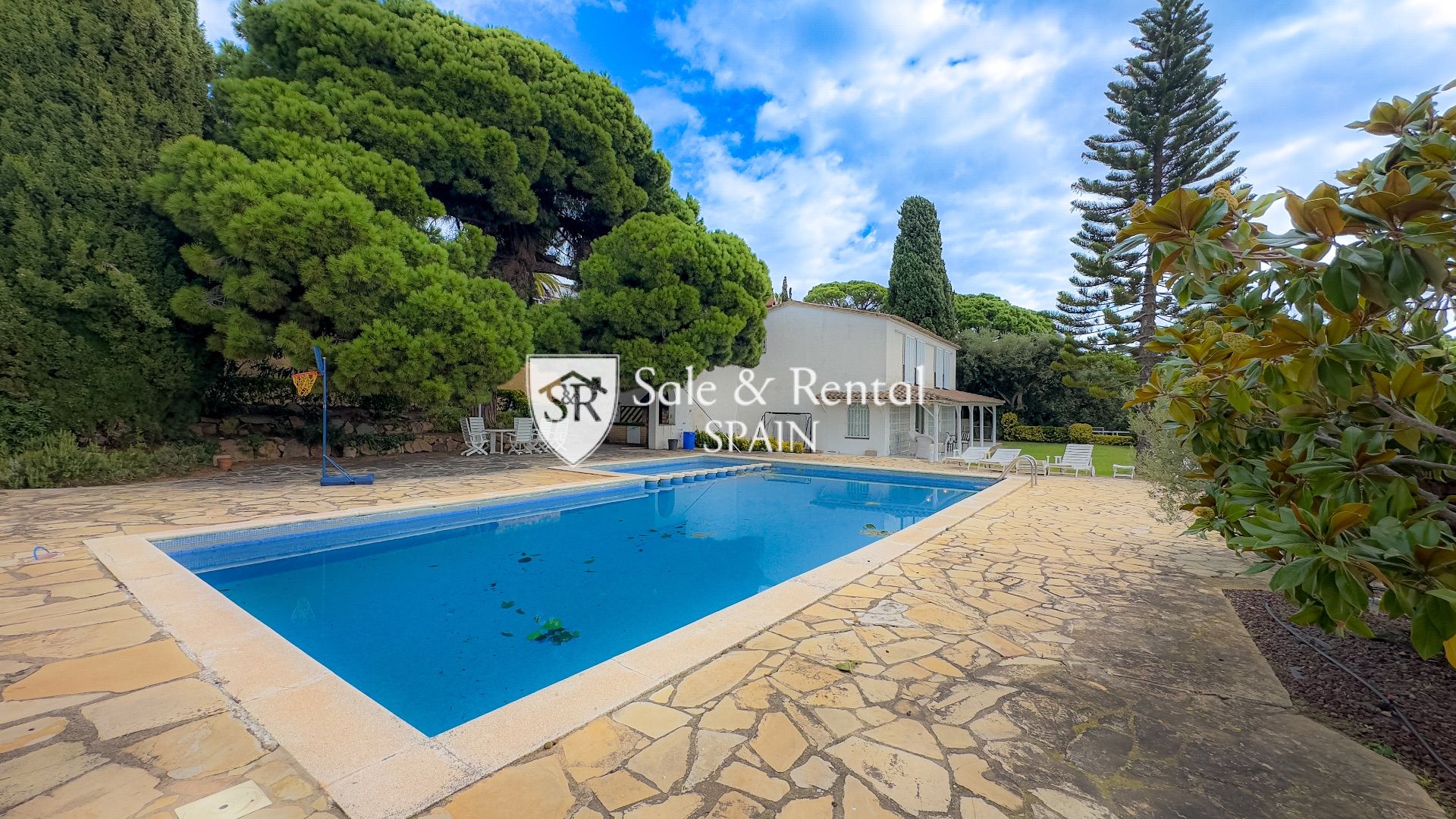 House in Girona - view 1