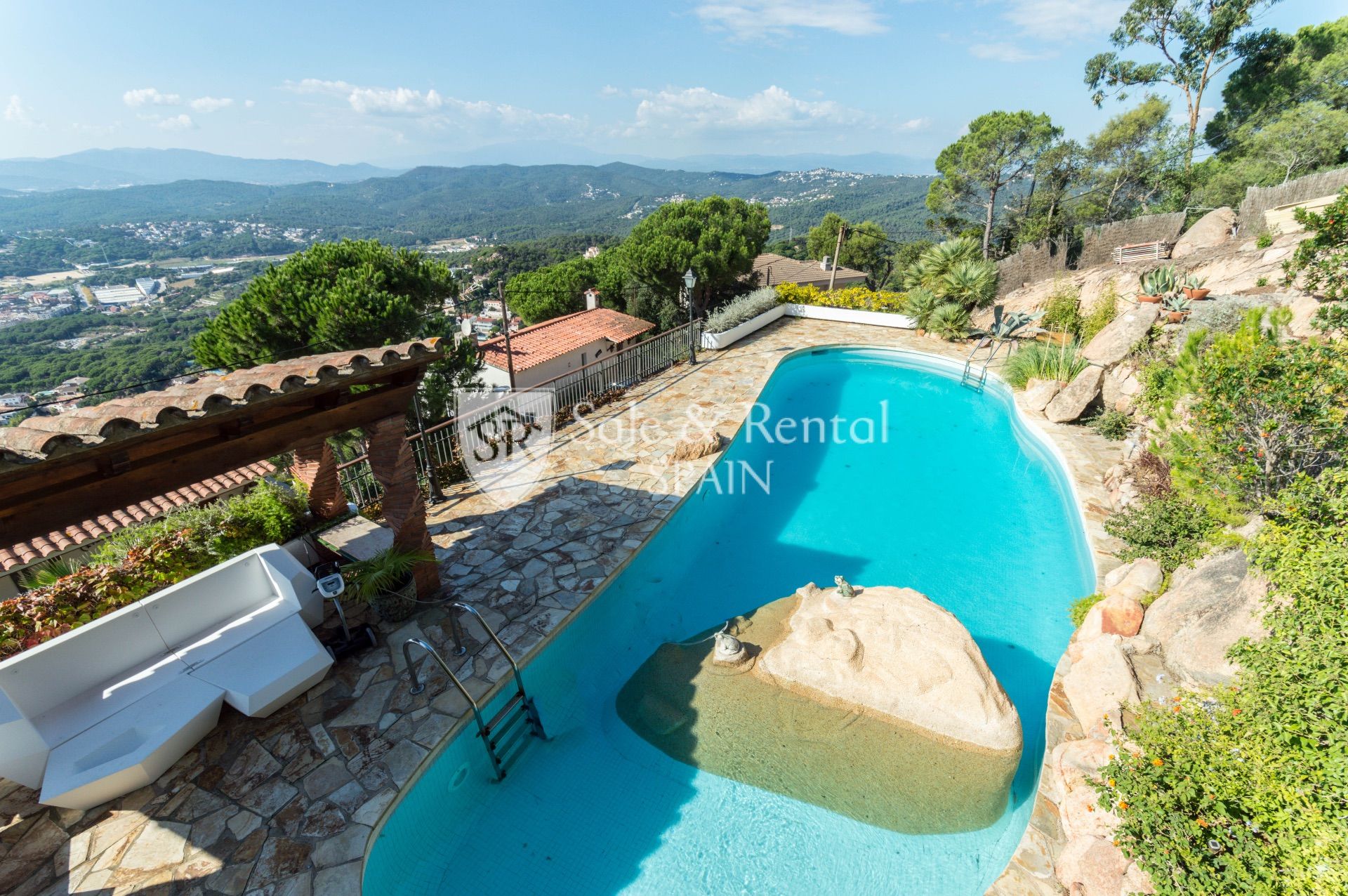 House in Girona - view 1