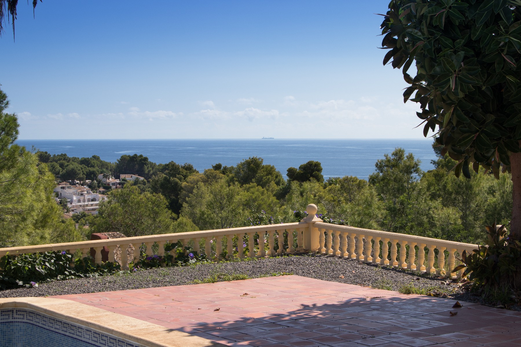 Villa in Benissanet - view 1