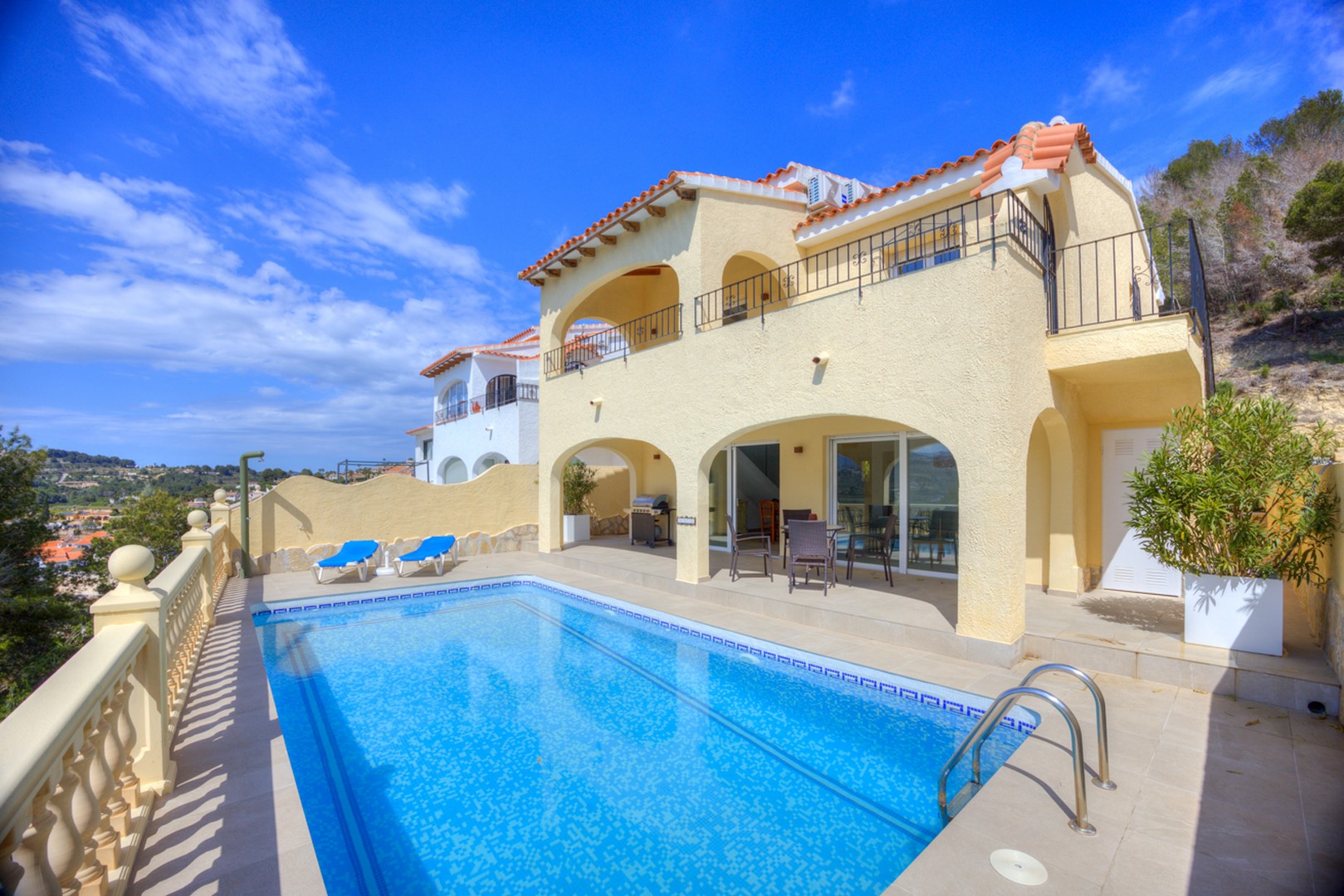 Villa in Moraira - view 1