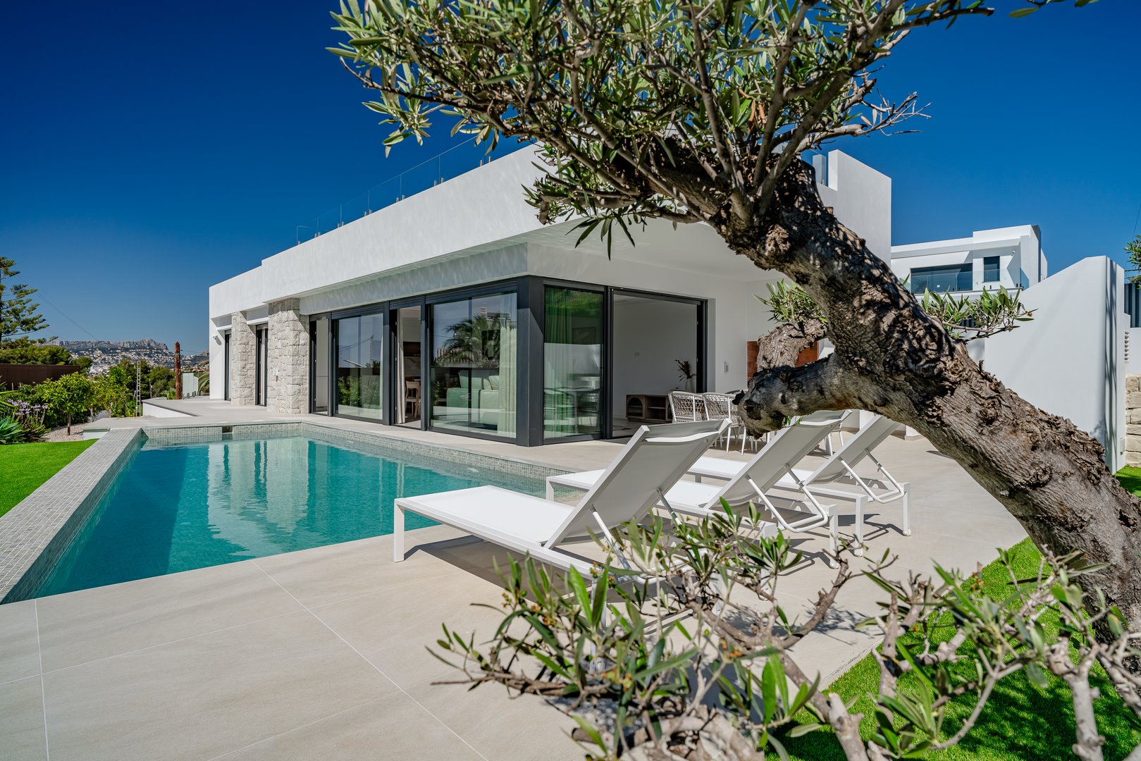 Villa in Calp - view 1