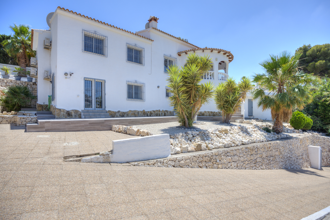 Villa in Moraira - view 1
