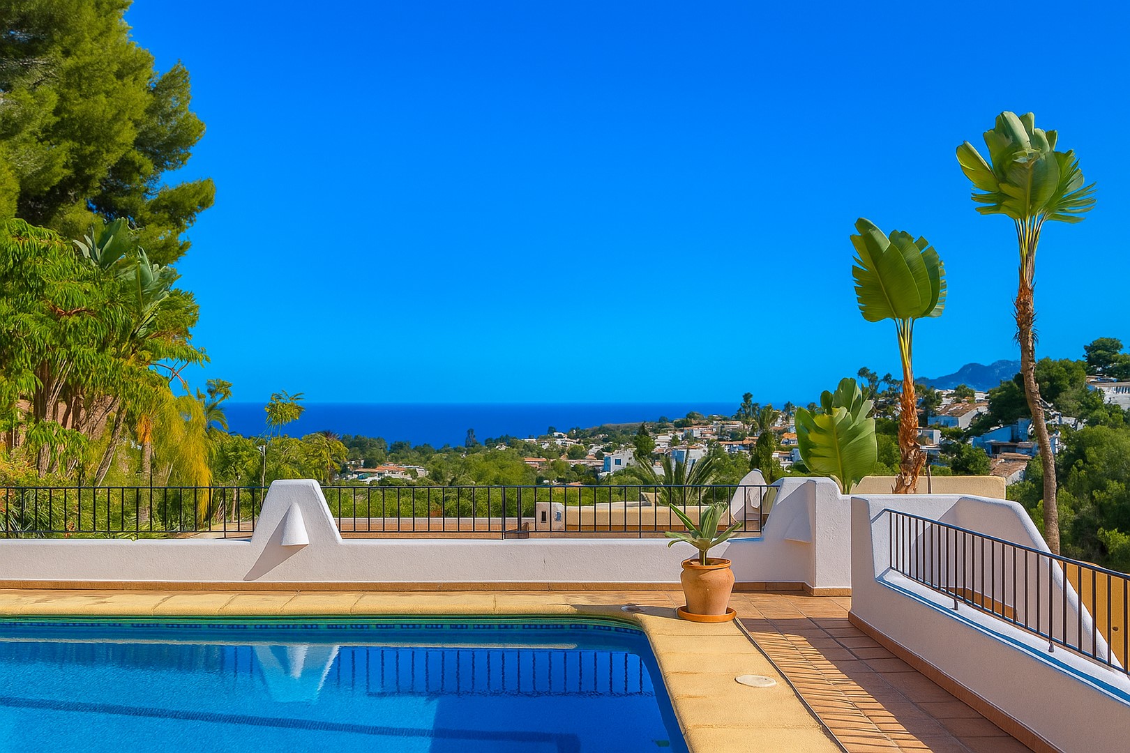 Villa in Moraira - view 1
