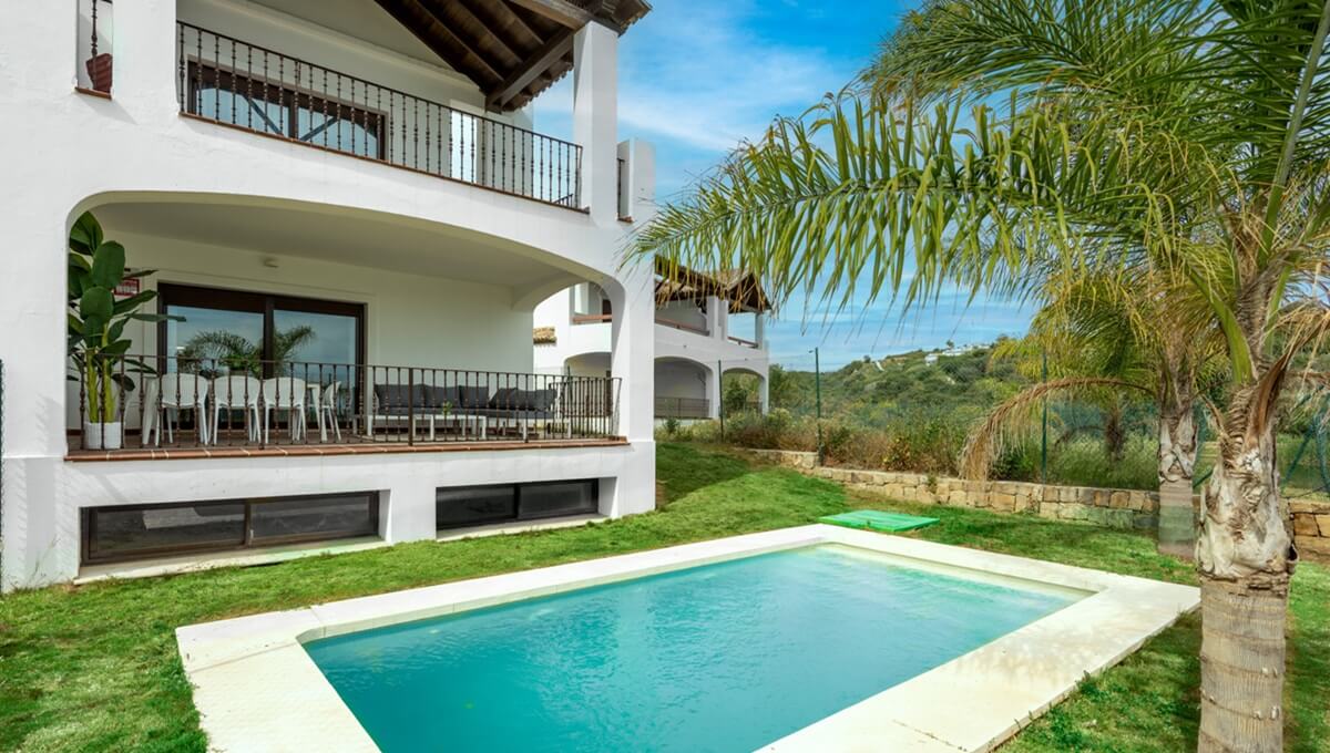 House in Estepona - view 1