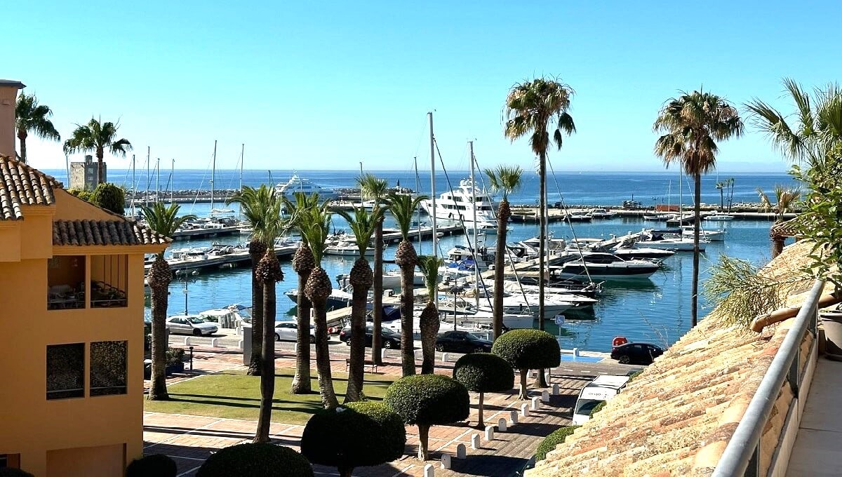 Apartment in Sotogrande - view 1