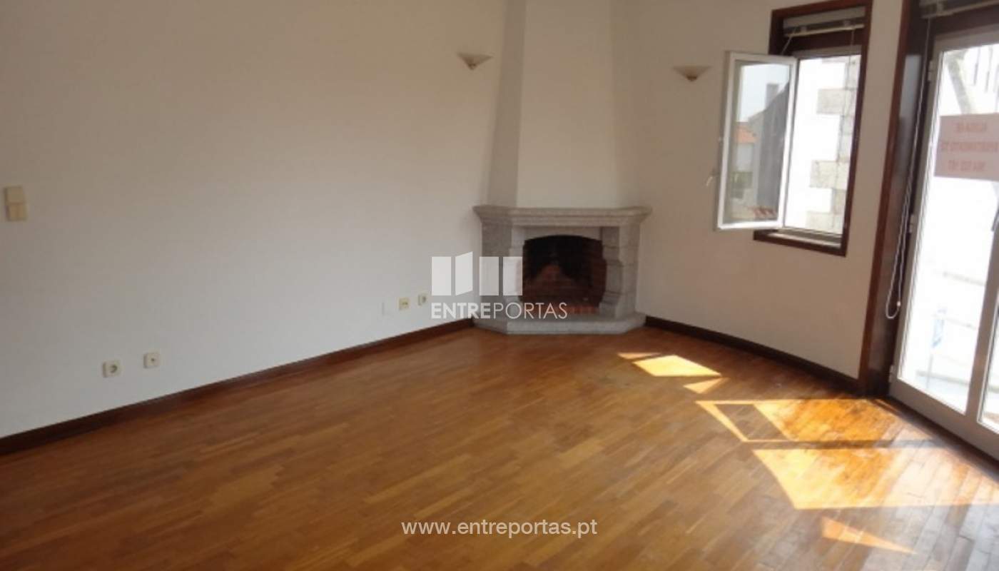 House in Viana do Castelo - view 1
