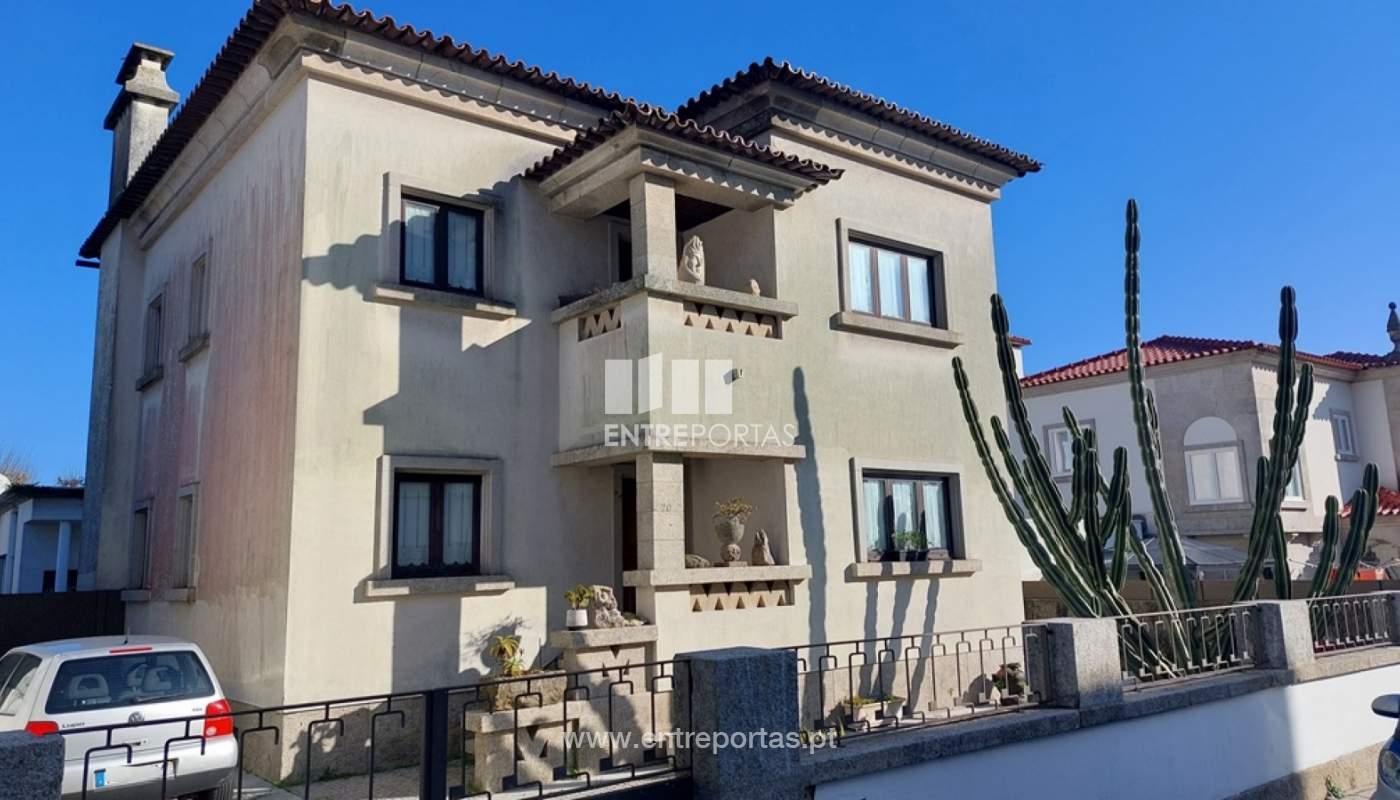 House in Viana do Castelo - view 1