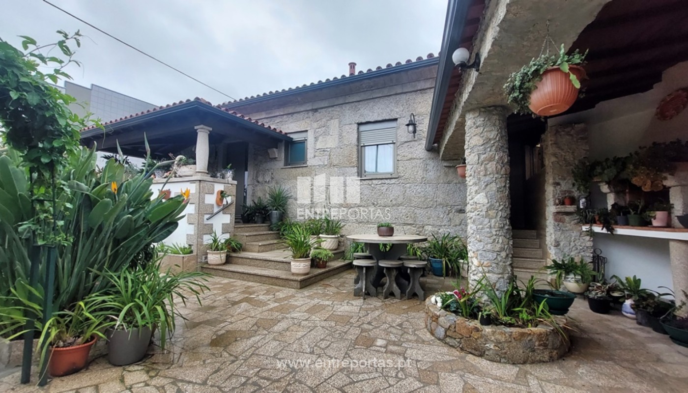 House in Viana do Castelo - view 1