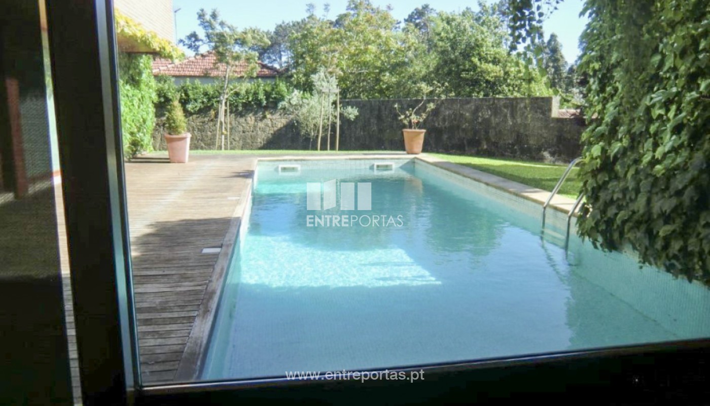 House in Carreco - view 1
