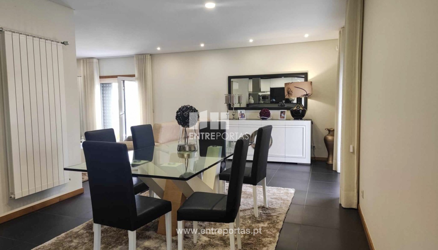 House in Viana do Castelo - view 1