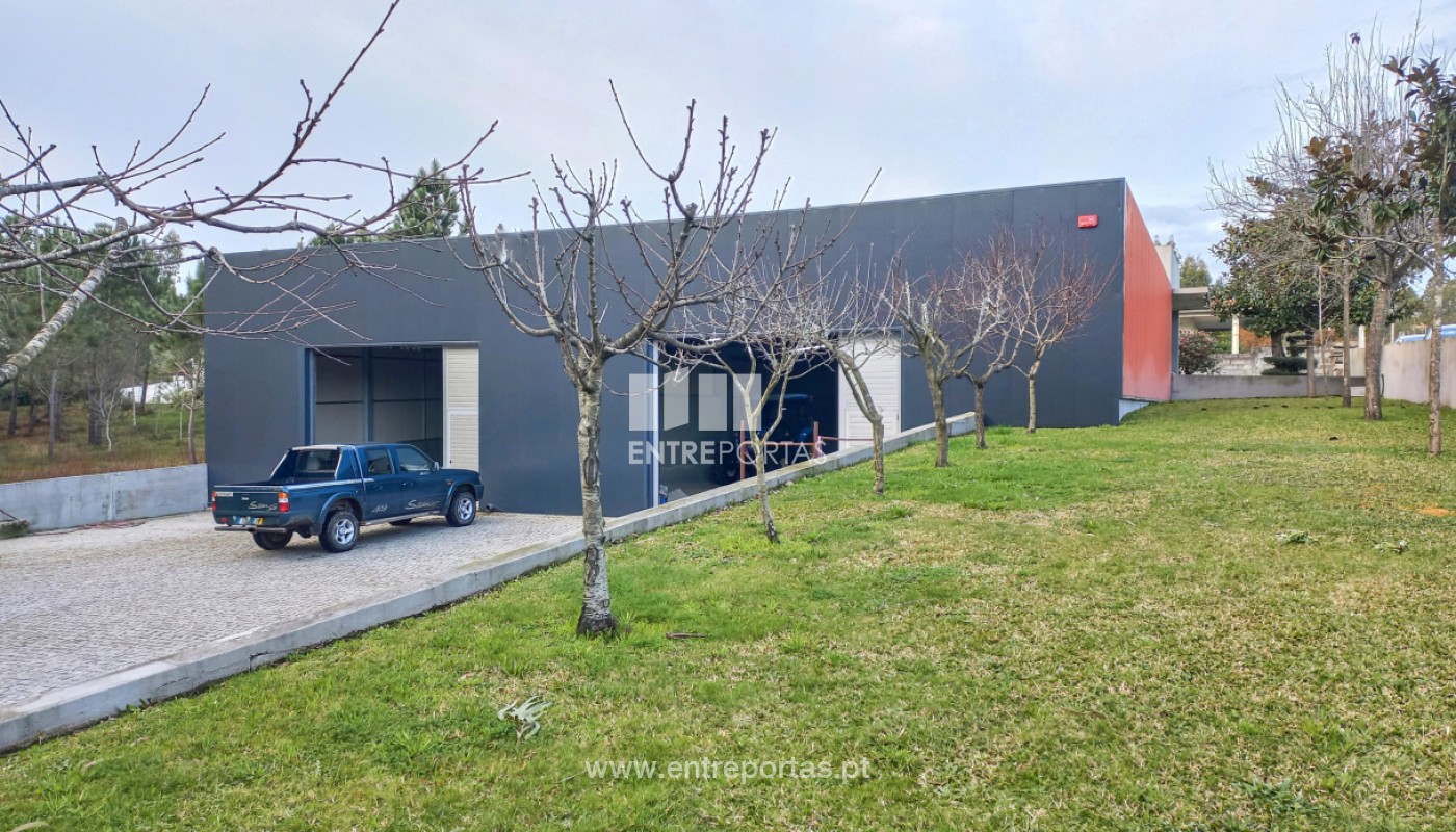 House in Alvaraes - view 1
