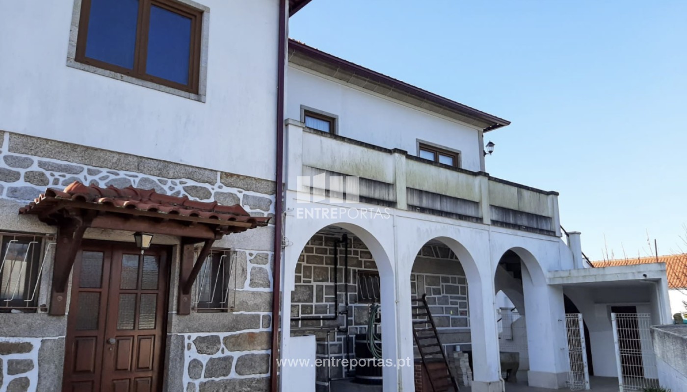 House in Viana do Castelo - view 1
