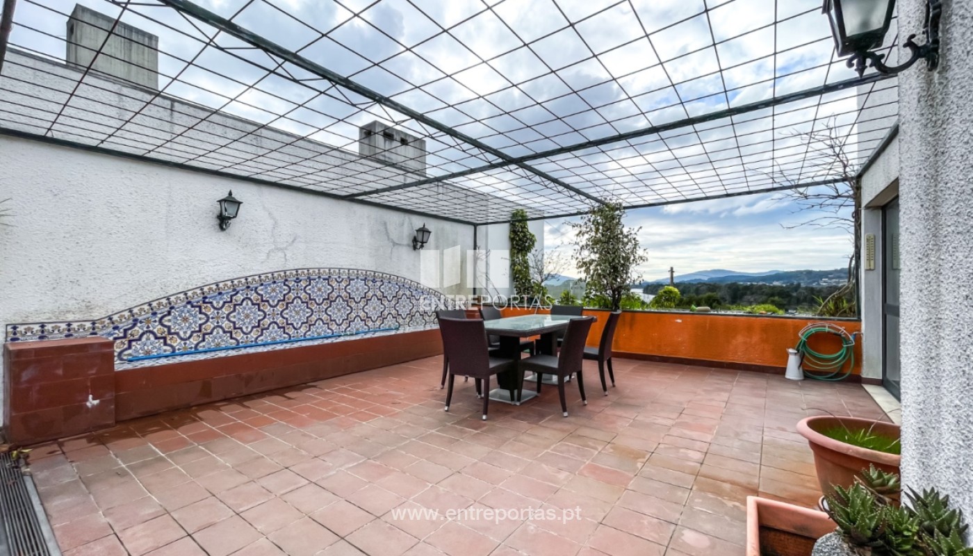 House in Casal de Loivos - view 1