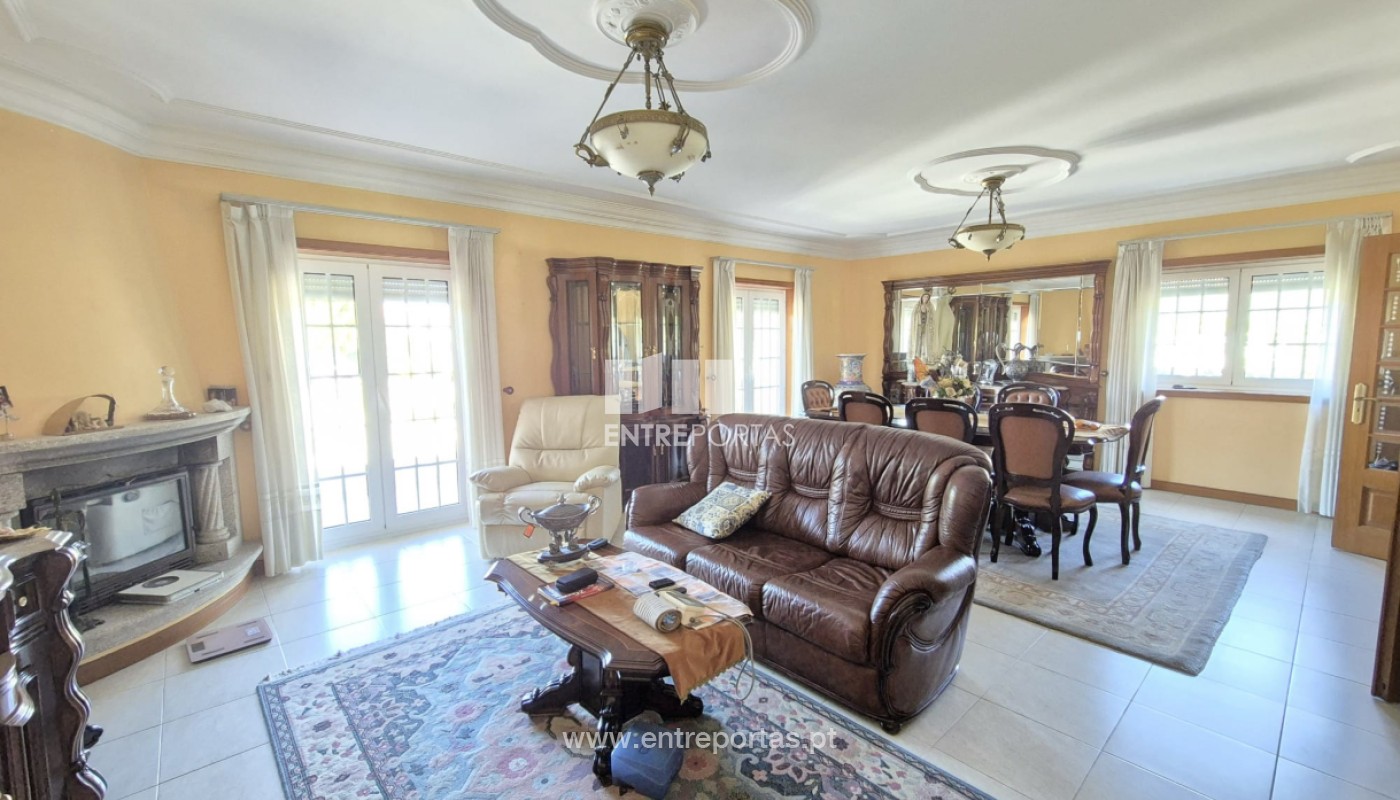 House in Carreco - view 1