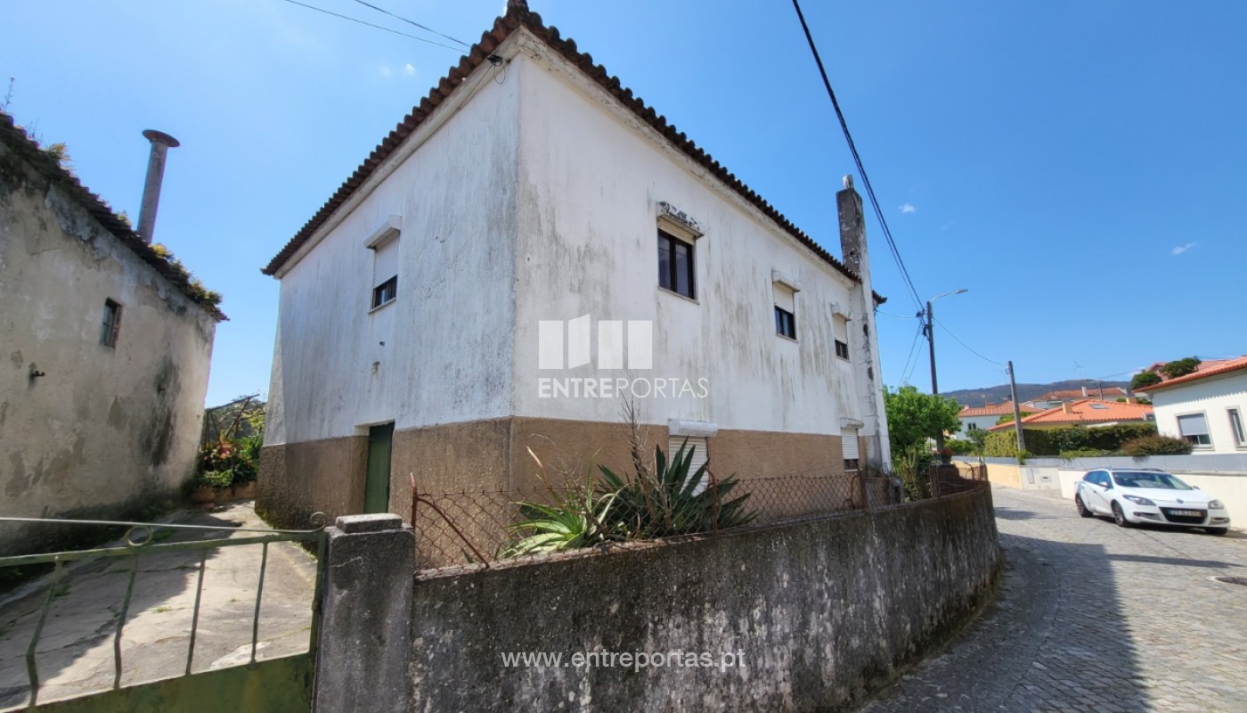 House in Viana do Castelo - view 1