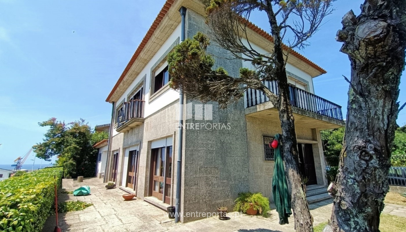 House in Viana do Castelo - view 1
