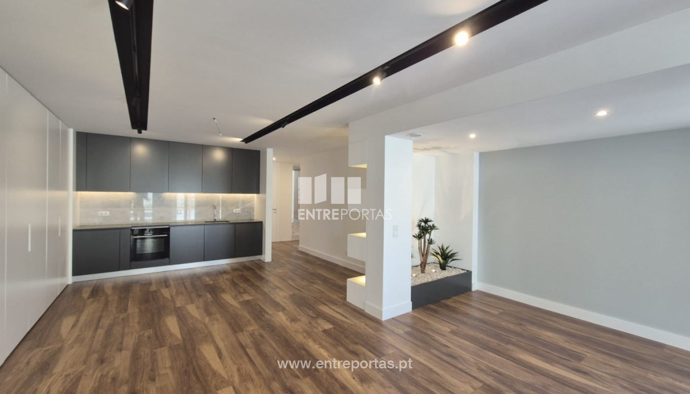House in Viana do Castelo - view 1