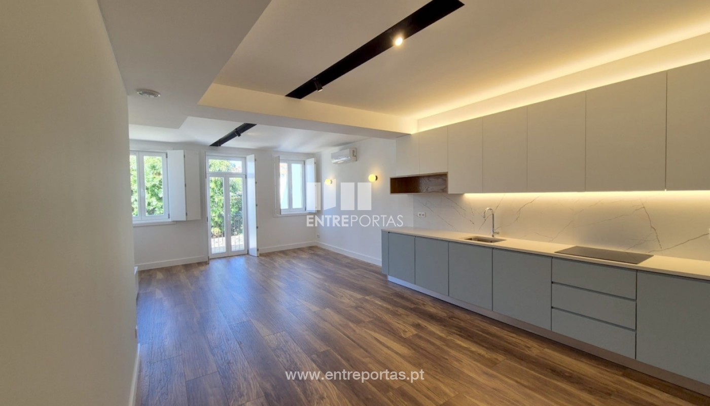 House in Viana do Castelo - view 1