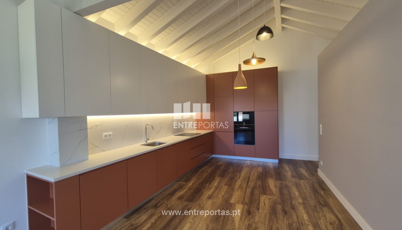 House in Viana do Castelo - view 1
