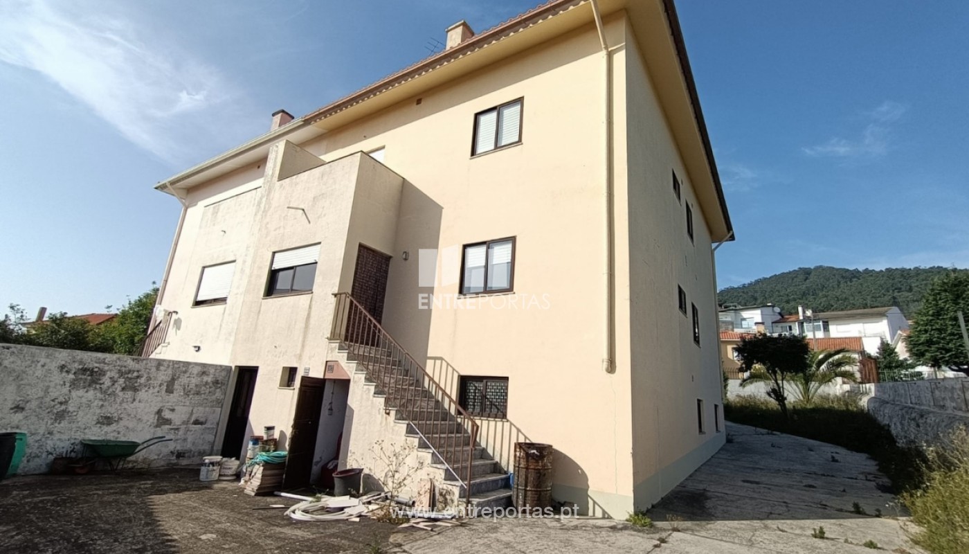 House in Areosa - view 1