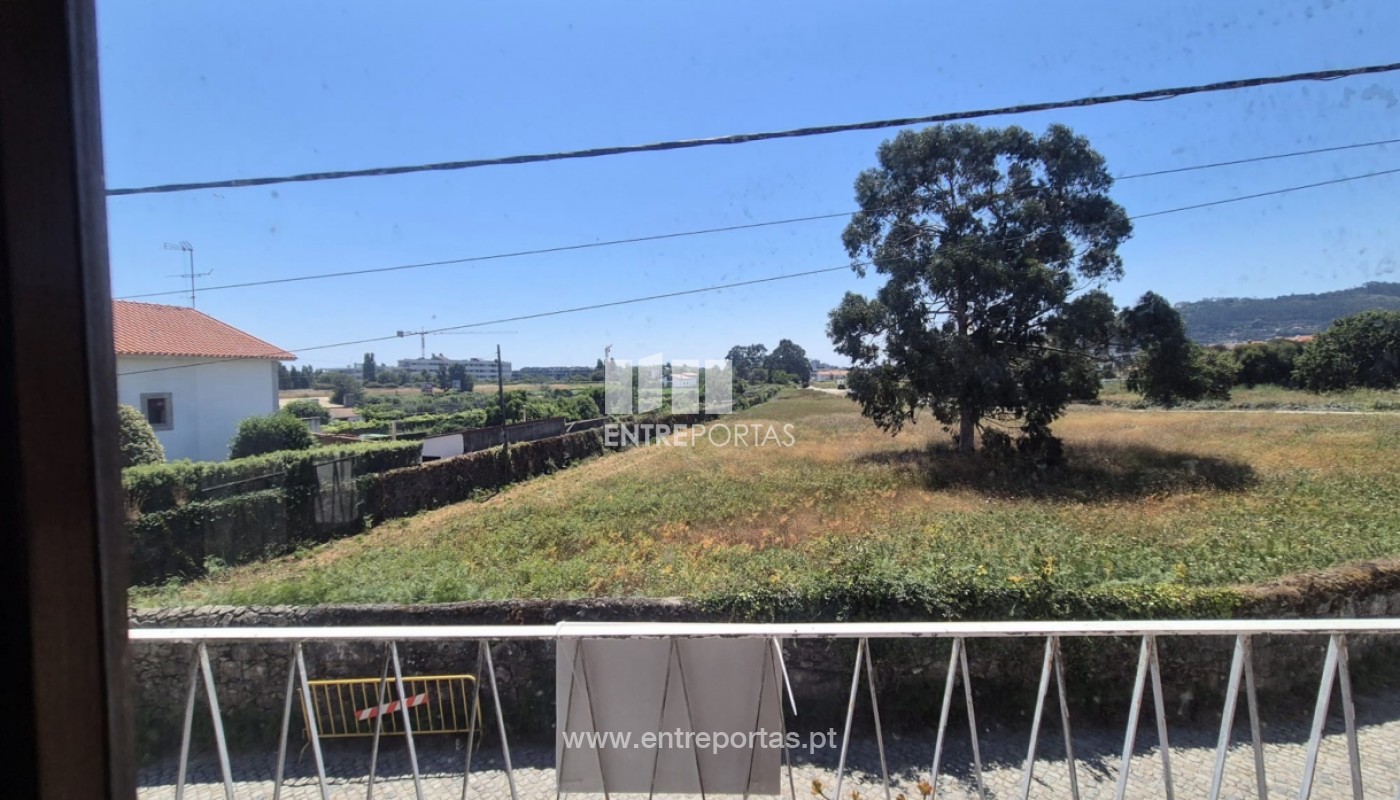 House in Viana do Castelo - view 1