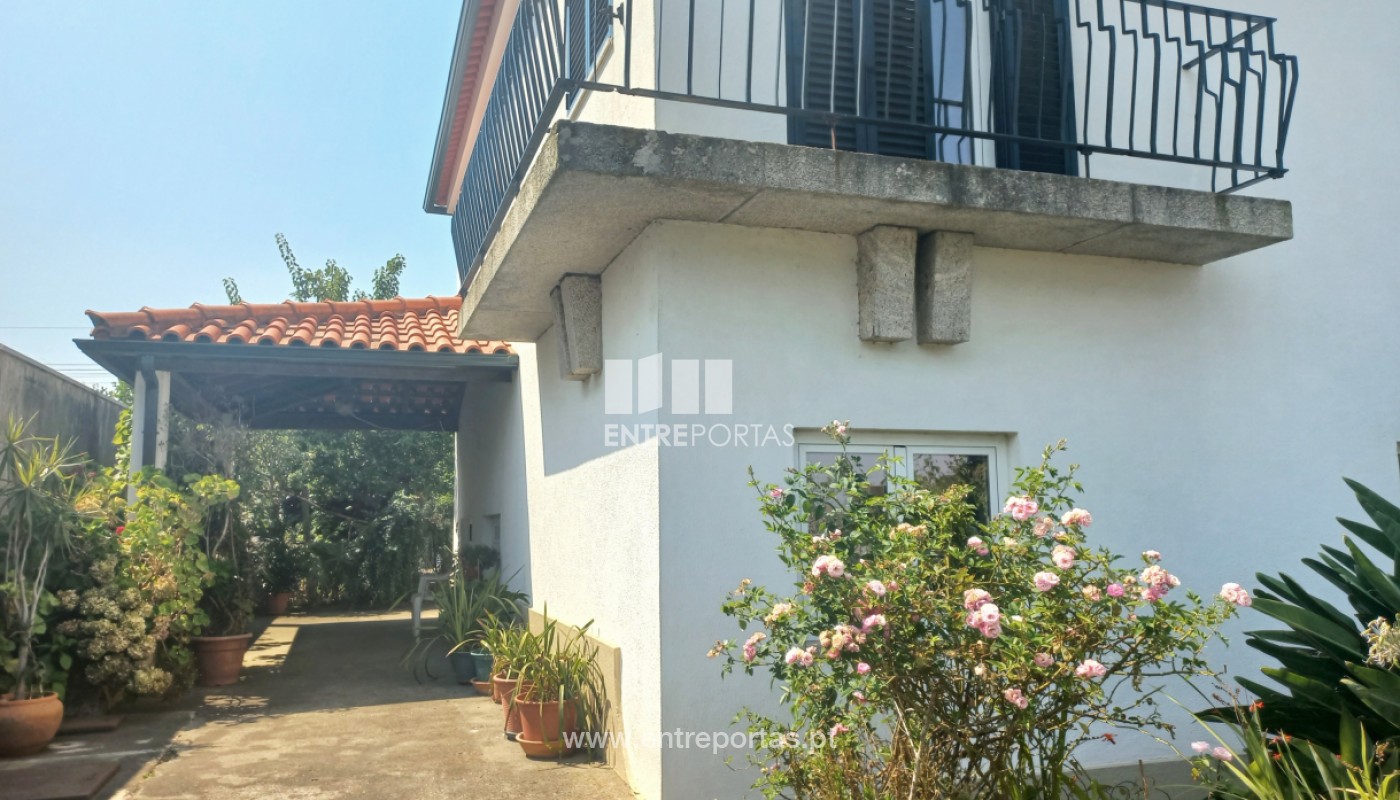 House in Viana do Castelo - view 1