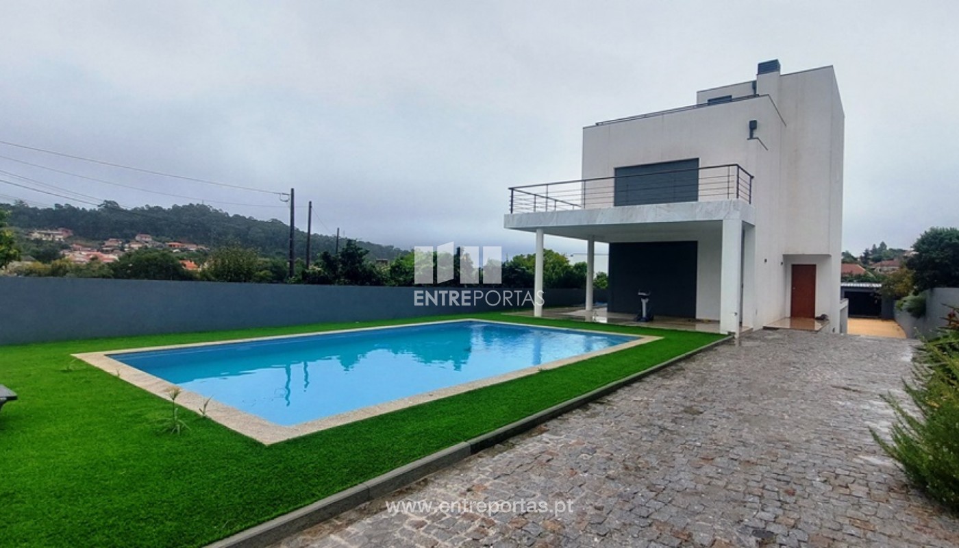 House in Viana do Castelo - view 1